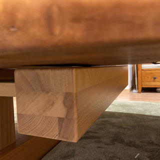 ウォールナット　一枚板のテーブル