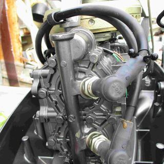 トーハツ 新品同様の2スト8馬力の船外機を売ります