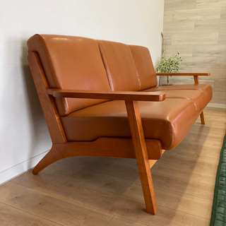 北欧デザイン木肘レザーソファ 3人掛け　美品