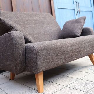 unico(ウニコ)のEVA(エヴァ)2シーターソファです。シンプルで