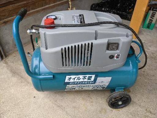 超美品　オイルレス　エアーコンプレッサー　22L