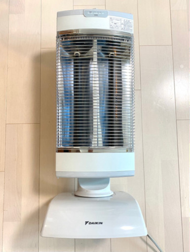 ダイキン CERAMIC HEATER タワーストーブ ダイキン CERAMIC HEATER タワーストーブ