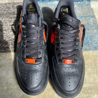 26.cm Nike Air Force 1 ブラックとオレンジ