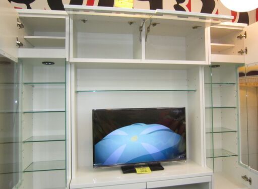 R219 国産 サンキコーポレーション 壁面テレビボード、ライト付き、52インチ まで 幅204cm 美品