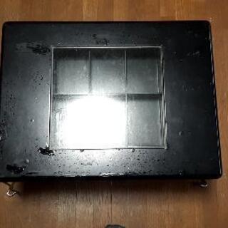 【ネット決済】黒色　ガラス仕様　収納つき　テーブル