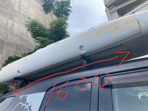 細長いルーフボックス