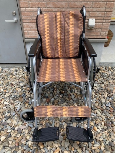 ②車椅子　自走式　日進医療製　美品