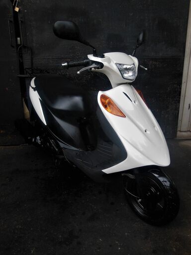 カウル新品 美車 SUZUKI アドレスV125  ホワイト セル始動 外装新品交換 LEDライト グリップヒーター OIL交換 軽整備済 タイヤバリ山 登録すれば　すぐ乗り出せます。