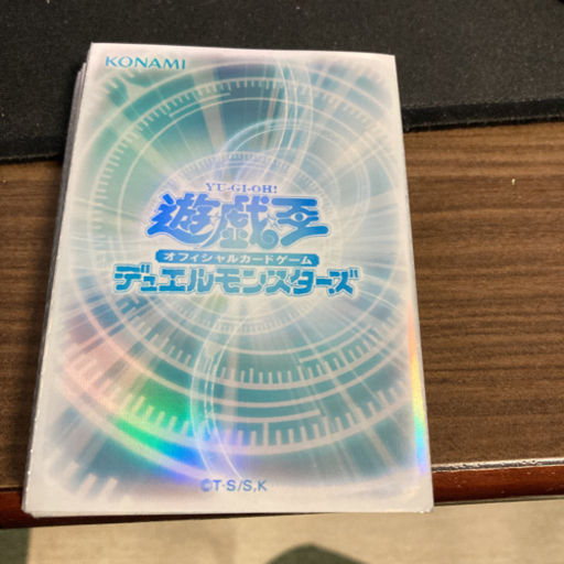 森羅万象チョコのカードとヴァンガードの引退品です。