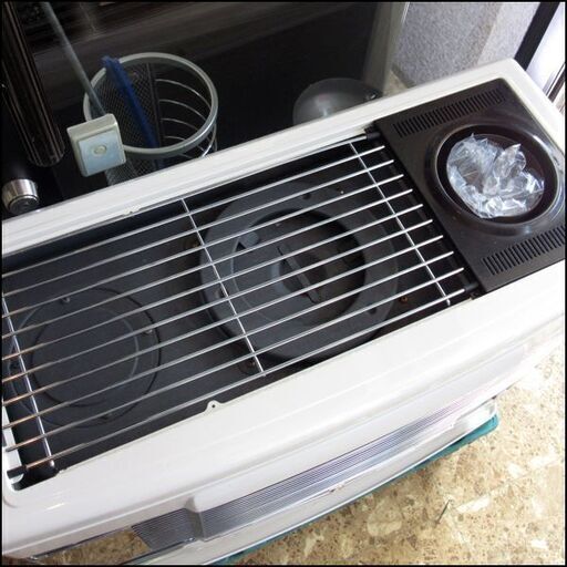 サンポット☆カベック 半密閉式石油ストーブ KSH-709 KC N 2016年製