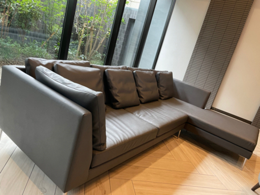 新古品のソファ　オフィスやクリニック、広いリビングに適してます。