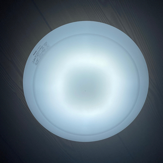 取引中　美品LEDシーリングライト8畳用室内照明