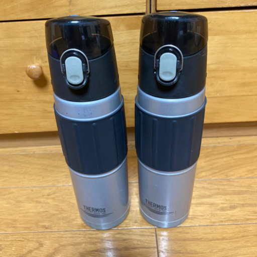 サーモス水筒カバー付き Eどっと 上中里の家具の中古あげます 譲ります ジモティーで不用品の処分