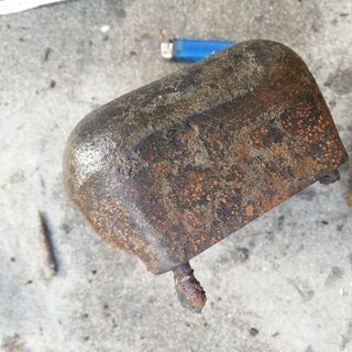 米軍艦エンジン部品、太平洋戦争刻印あり 米軍艦エンジン部品、太平洋戦争刻印あり