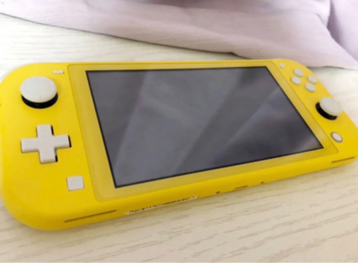 Nintendo Switch LITE イエロー