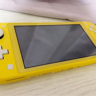 Nintendo Switch LITE イエロー