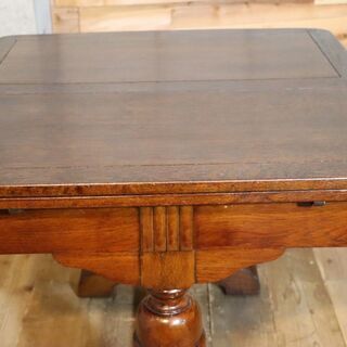 IDC OTSUKA(大塚家具)で取り扱われていた英国アンティークのドローリーフダイニングテーブル。クラシックでエレガントな印象の伸長式テーブルは来客時などにも活躍♪コンパクトなので2人暮らしにも！BI121