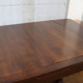 IDC OTSUKA(大塚家具)で取り扱われていた英国アンティークのドローリーフダイニングテーブル。クラシックでエレガントな印象の伸長式テーブルは来客時などにも活躍♪コンパクトなので2人暮らしにも！BI121