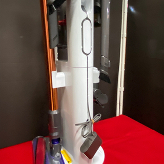 出ましたダイソン!!専用フロアドック付き!!2021年購入!!V10 コードレス