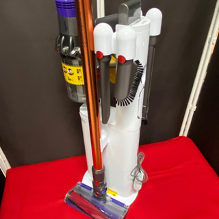 出ましたダイソン!!専用フロアドック付き!!2021年購入!!V10 コードレス