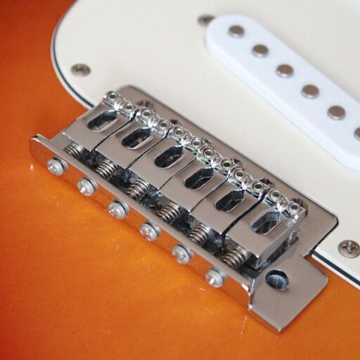 美品【Bacchus/BST-250R】ストラトキャスター・タイプ