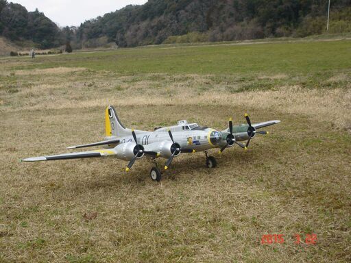 ラジコンスケール飛行機(B-17)
