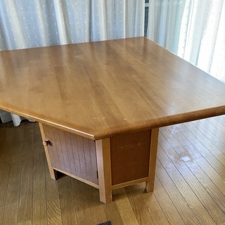 床はフラット】保冷コンテナ 長さ約610cm×幅230cm×高さ250cmくらい