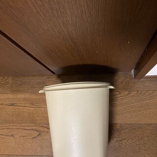 マキシクイーンデコレーター クイックシール保存容器 Tupperware