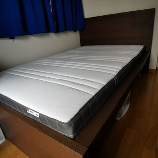 【ネット決済】IKEA セミダブルベッド +マットレス　23日ま...