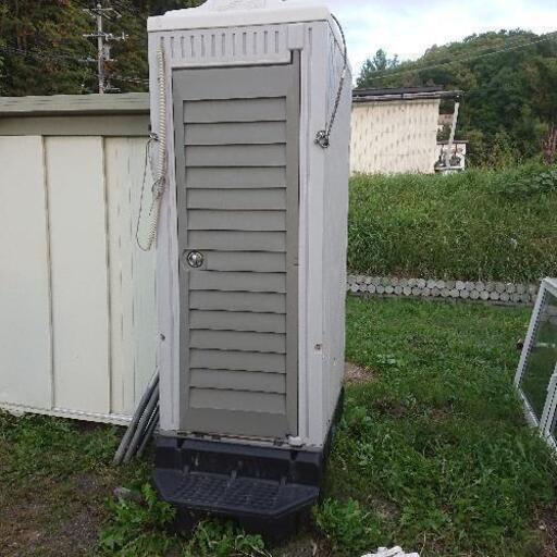 仮設トイレ