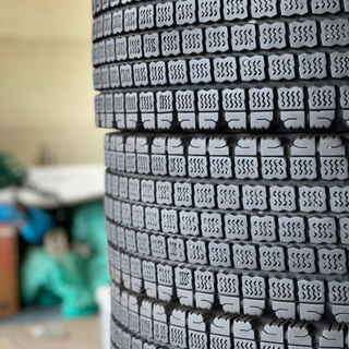 スタッドレスタイヤ６本