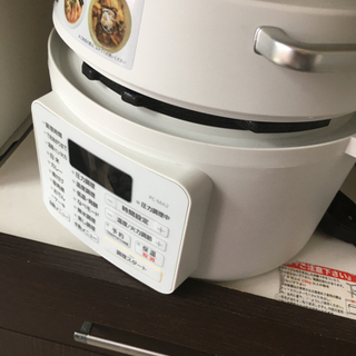 【ネット決済】アイリスオーヤマ　中古　美品　電気圧力鍋　PC-M...