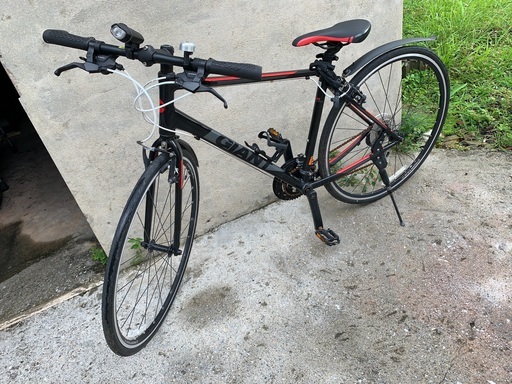 ジャイアント クロスバイク 26インチ程度 ・鍵付き ・空気入り付き