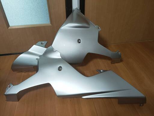 ヤマハ　YZF-R1　2003　5PW　アンダーカウル　L/R　シルバー補修＆塗装済み以降、未使用 ヤマハ YZF-R1 2003 5PW アンダーカウル L/R シルバー補修＆塗装済み