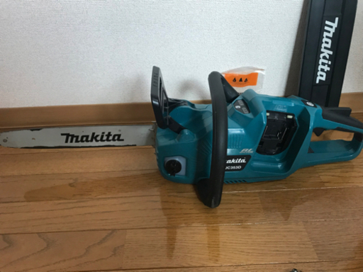 受け取り予定者有】マキタ 充電式チェーンソー MUC353D