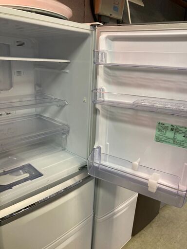 ☆中古 激安！！￥36,800！！MITSUBISHI　ミツビシ　355㍑3ドア冷蔵庫　製氷機付き　幅60cmｘ奥行66cmｘ高さ168cm　【BBI099】 ☆ 激安！！￥36,800！！MITSUBISHI ミツビシ 355㍑3ドア冷蔵庫 製氷機