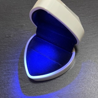 【ネット決済・配送可】光る指輪ケース　LED ハート型