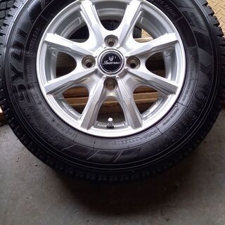 ヨコハマスタットレスタイヤ４本ホイールセットタイヤ