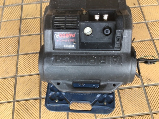 HITACHI 1.5 AIR PUNCH コンプレッサー　通電確認済み HITACHI/日立産機システム 軽搬型 常圧エアーコンプレッサー AIR