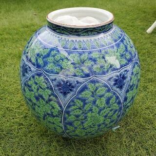 陶器製の花瓶