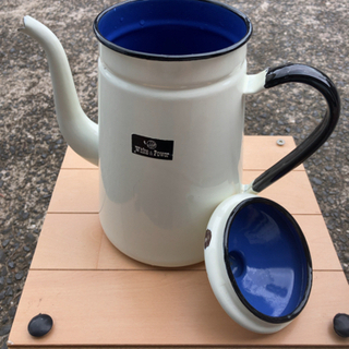 キャンプに 手回しコーヒーミルホーローマグカップ大小付き まさ サンドーム西のその他の中古あげます 譲ります ジモティーで不用品の処分