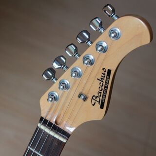 美品【Bacchus/BST-250R】ストラトキャスター・タイプ