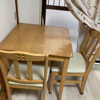 テーブル　椅子2脚