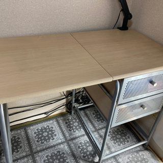 【取引済】折り畳める学習机　サイドテーブル付き　アイリスオーヤマ