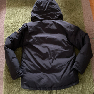 フィンガーインザノウズ　10〜11歳　ダウンジャケット