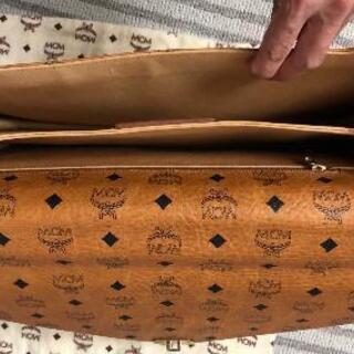 -3000円！大幅値下げ！ 新品！ MCM ビジネスバッグ(ユニセックス) 二層式！ 鍵あり！