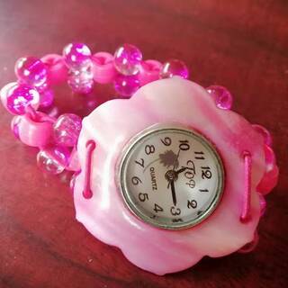 ピンク腕時計