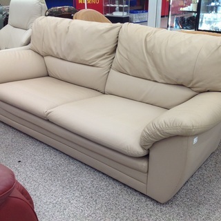 メーカーの社長が「キズモノのソファーベッドいる？安くするよ！」って