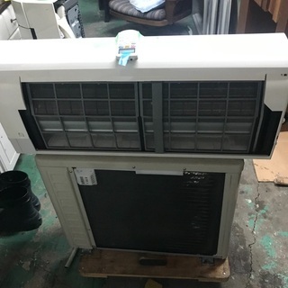 2016 Hitachi 6 畳。 無料のエアコンの設置!