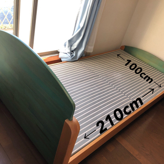 【ベッド（緑色）】1台1,500円←9月20日のお取引きだと500円